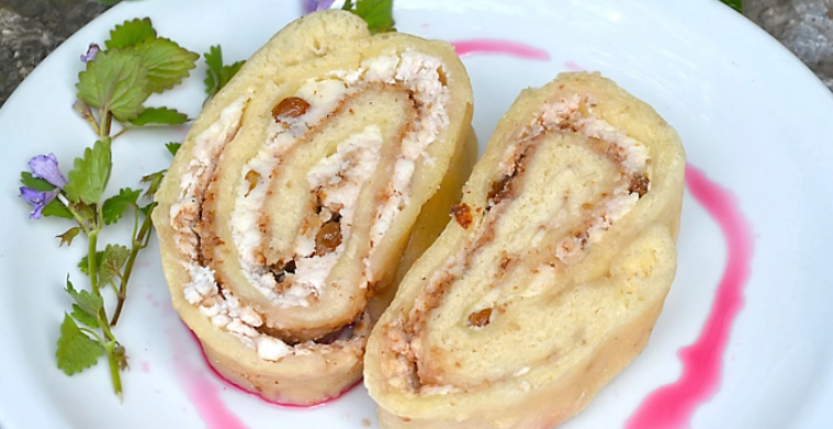 Štruklji-Rolled Dumpling with plating
